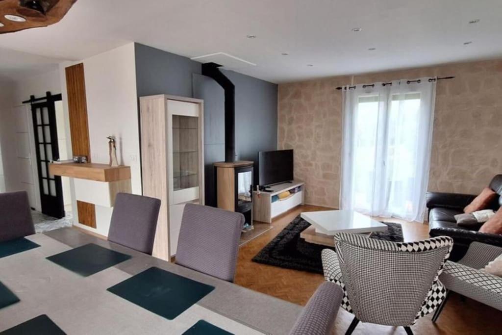 Charmante Maison De Ville Climatisee Avec Wifi Saint-Yrieix-la-Perche Eksteriør bilde